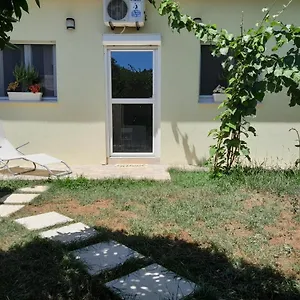 Maja Garden Apartamento